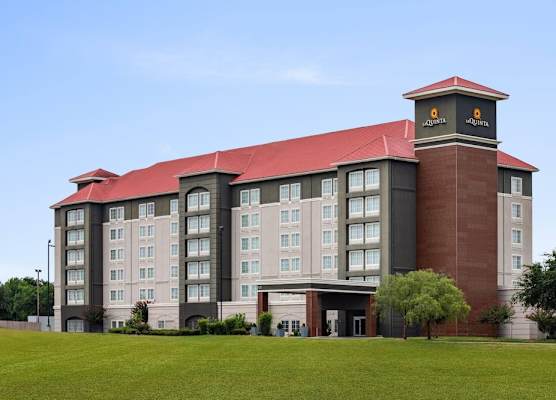 La Quinta by Wyndham Arlington North 6 Flags Dr 1