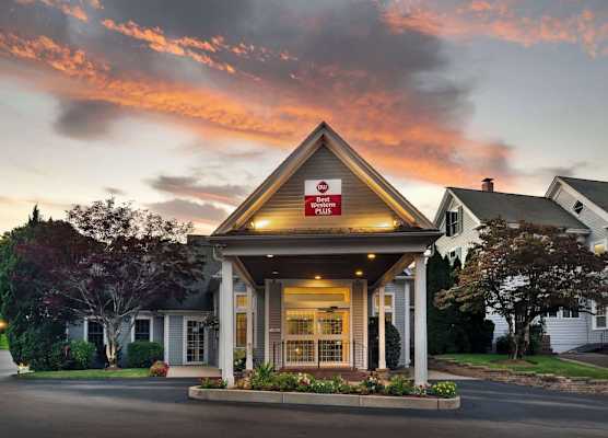 Best Western Plus Cold Spring 1