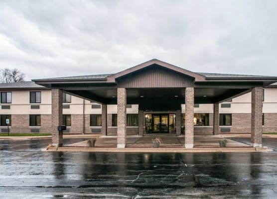 Econo Lodge Inn & Suites Oconto 1