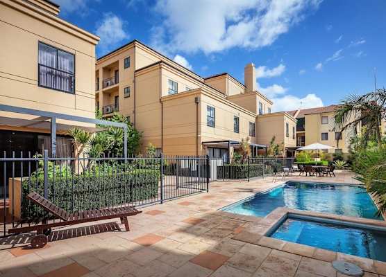 Best Western Northbridge Apartments 1