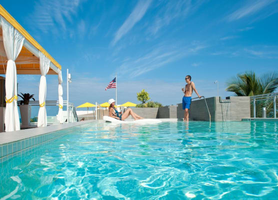 Leslie Hotel Ocean Drive 1