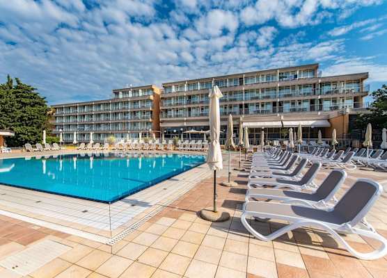 Arena Hotel Holiday 1