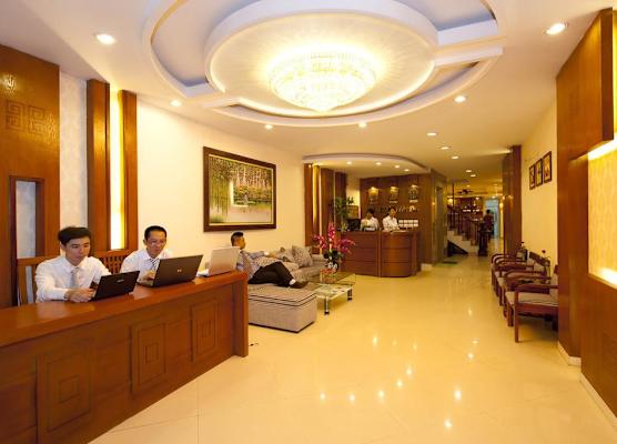 Holiday Suites Hotel & Spa 1