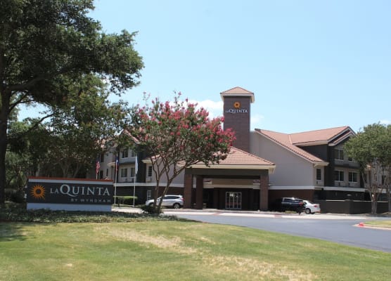 La Quinta by Wyndham Dallas - Addison Galleria 1