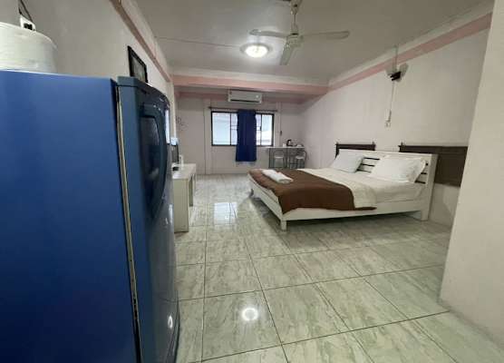 OYO 75494 President Apartment 1