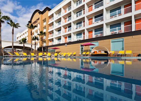 DoubleTree by Hilton Galveston Beach 1