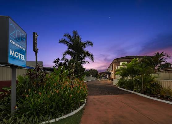 Kennedy Drive Boutique Motel - Close To City Centre & Airport 1