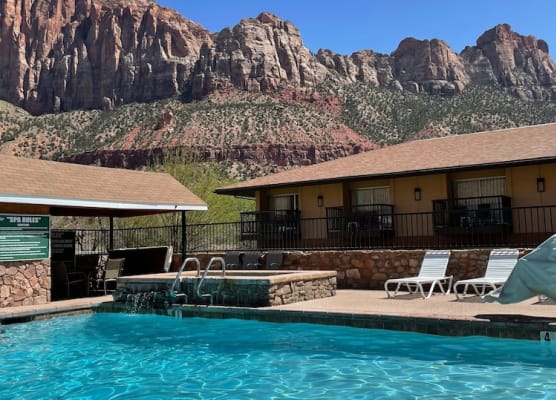 Bumbleberry Inn 1