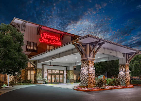 Hampton Inn & Suites Windsor - Sonoma Wine Country 1