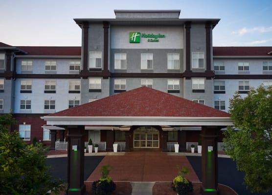 Holiday Inn & Suites MADISON WEST - MIDDLETON by IHG 1
