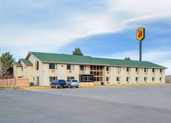 Super 8 by Wyndham Livingston Yellowstone 1