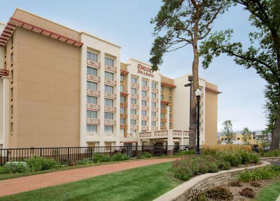 Drury Inn & Suites West Des Moines 1