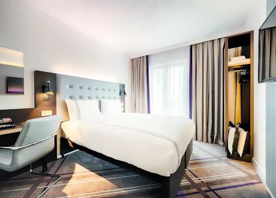 Premier Inn Wiesbaden City Centre 1