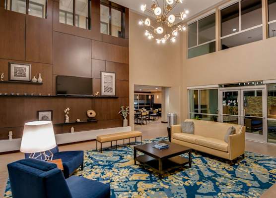 Hampton Inn & Suites Los Angeles - Glendale 1