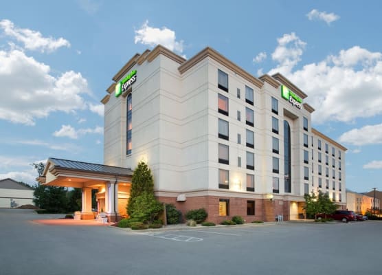 Holiday Inn Express & Suites BLOOMINGTON by IHG 1