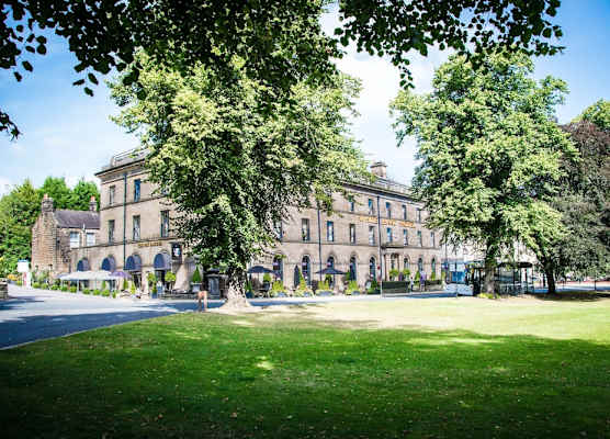 White Hart Hotel & Apartments 1