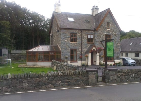 Pant Teg B & B 1
