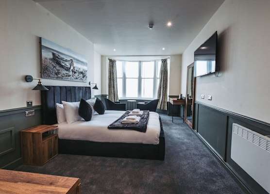 The Royal Bar & Shaker 1