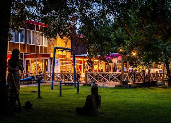 Hotel and Restaurant van Saaze - Free Parking 1