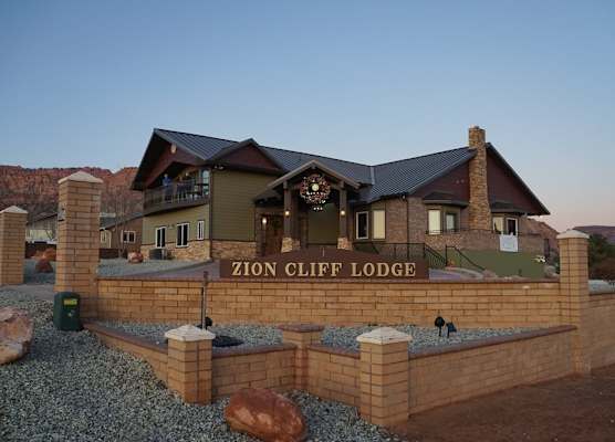Zion Cliff Lodge 1