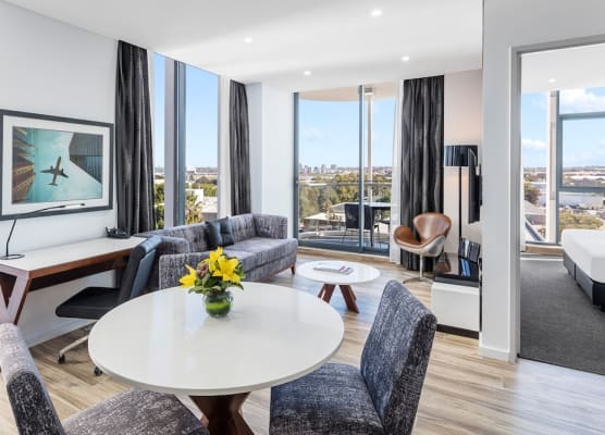 Meriton Suites Mascot Central 1