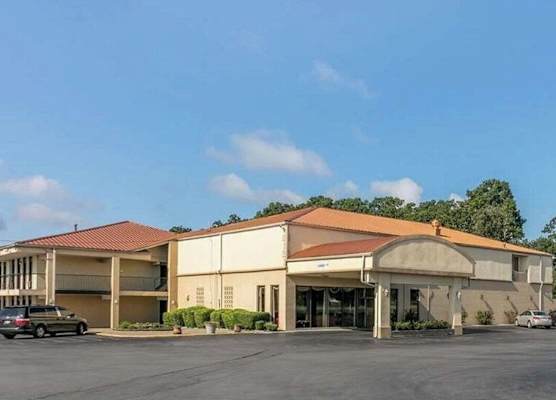 Red Roof Inn Manchester, TN 1