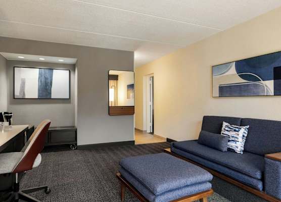 Courtyard by Marriott Atlanta Northlake 1