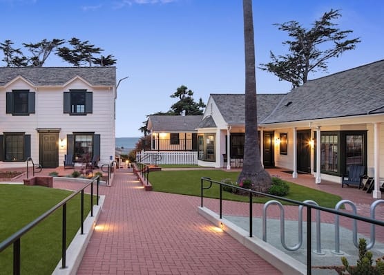 Carmel Beach Hotel 1
