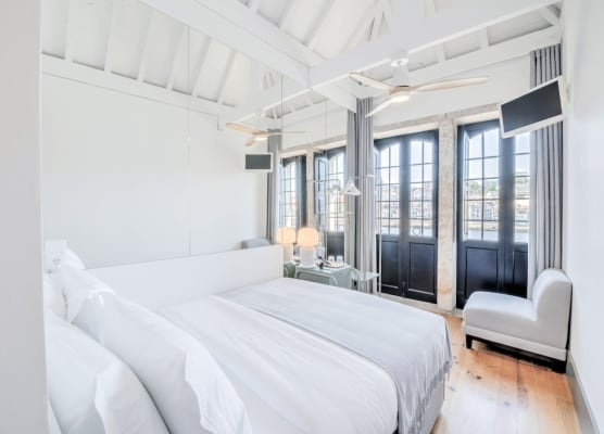 Oporto Street Fonte Taurina - Riverfront Suites 1