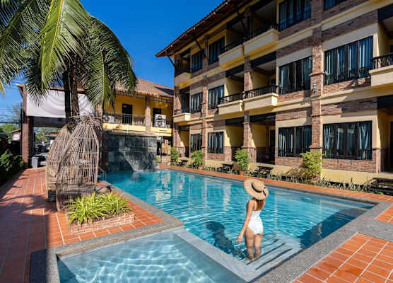 Motive Cottage Resort 1
