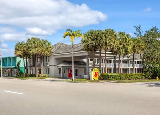 Super 8 Motel by Wyndham near Fort Lauderdale Arpt 1