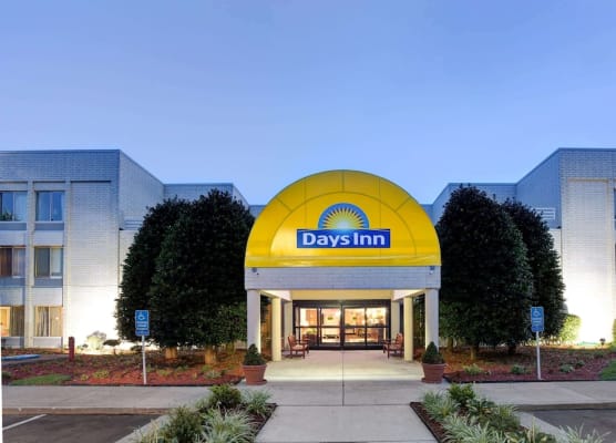 Days Inn by Wyndham Newport News City Center Oyster Point 1