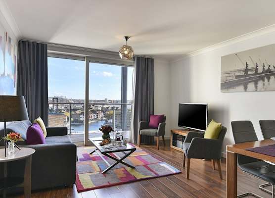 Fraser Place Canary Wharf 1