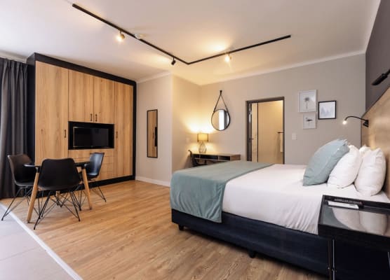 MINT Hotel 84 on Katherine 1