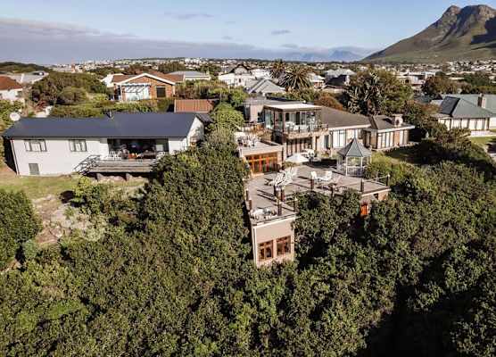 Kennedys Beach Villa 1