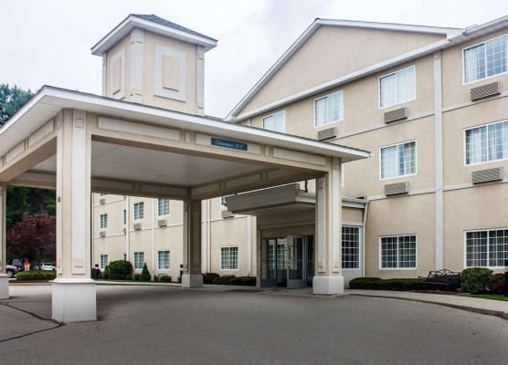 Comfort Inn & Suites 1