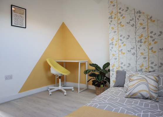 Sheffield 4-bedroom house free parking 1