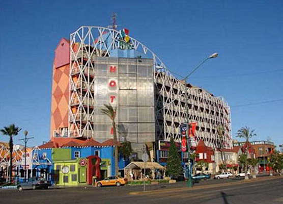Festival Plaza 1