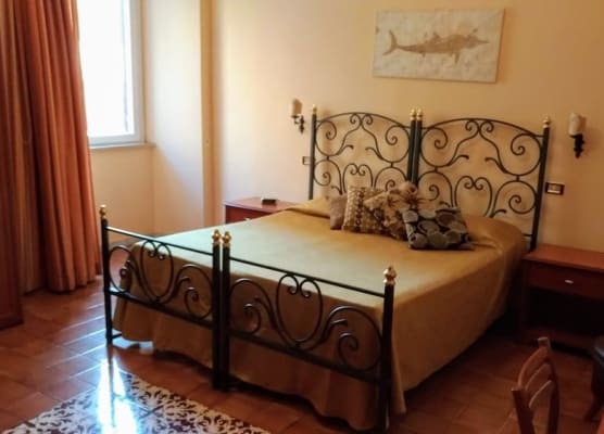 Nicolas Inn 1