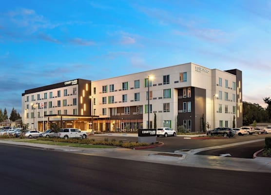 Courtyard by Marriott Fresno Clovis 1