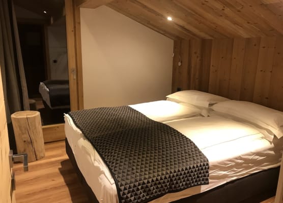 Alpen Hotel Chalet 1