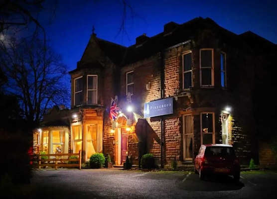 Pinegrove Hotel 1