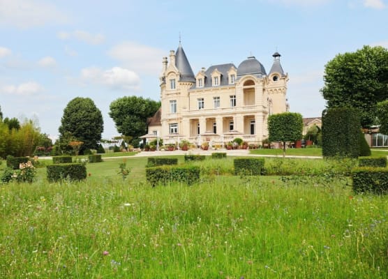Château Hôtel Grand Barrail 1