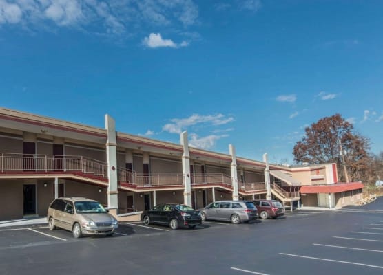 Econo Lodge Hermitage South 1