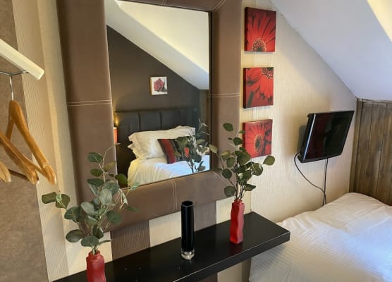 Delovely Hotel 1