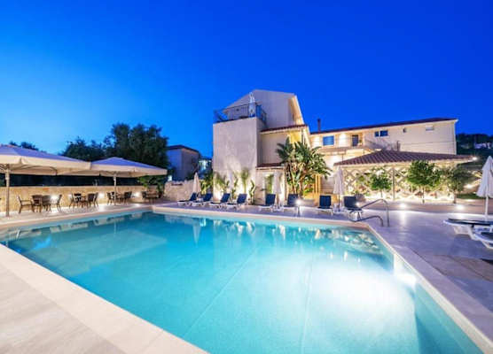 Makris Yialos Apartments 1