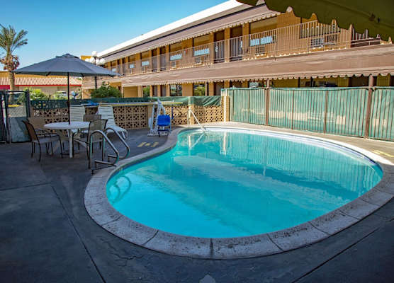Townhouse Inn and Suites 1