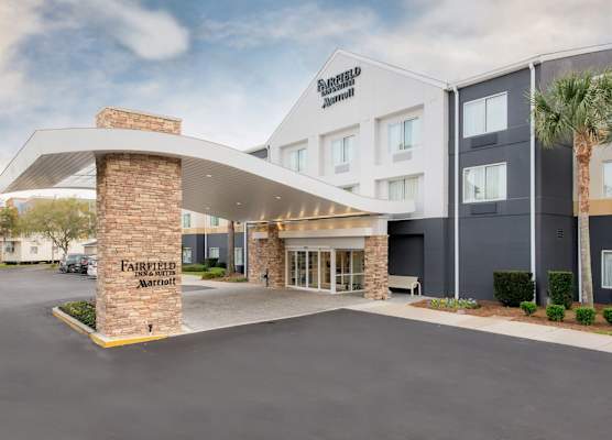 Fairfield Inn Suites Brunswick 1