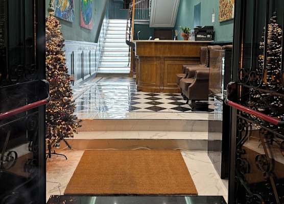 Modi Hotel 1
