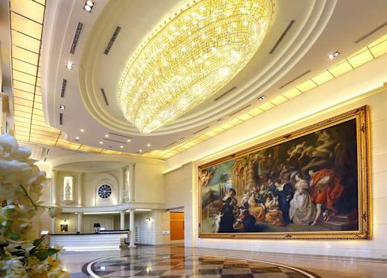 Golden Tulip - Aesthetics 1